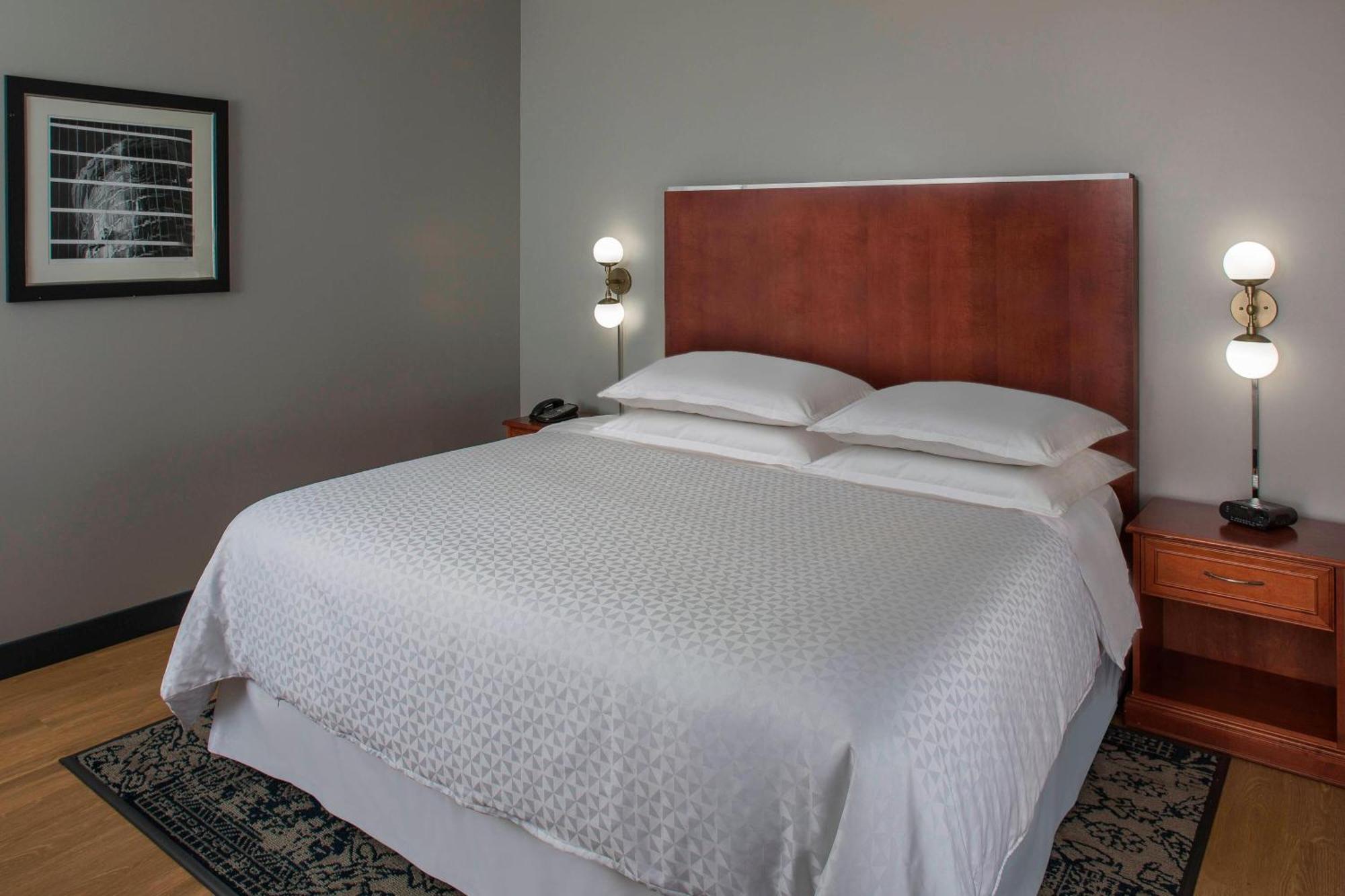 Four Points By Sheraton Hobby Airport