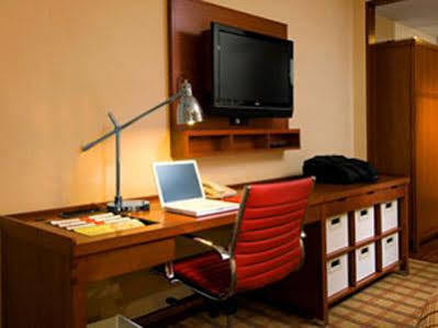 Four Points By Sheraton Hobby Airport 3*
